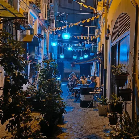 Philosofia Konukevi Napoli